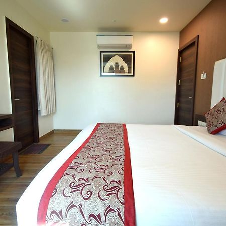 Hotel Fun Park Sanand Экстерьер фото