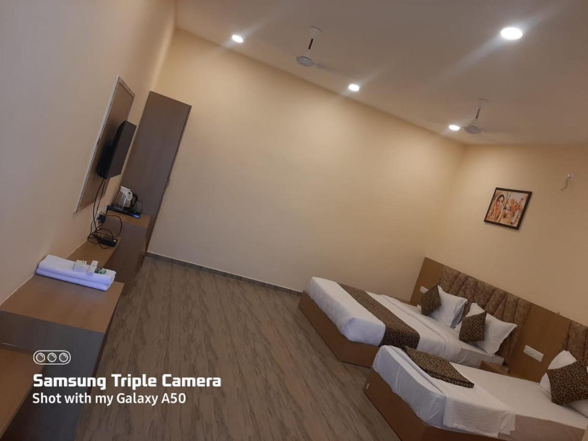 Hotel Fun Park Sanand Экстерьер фото