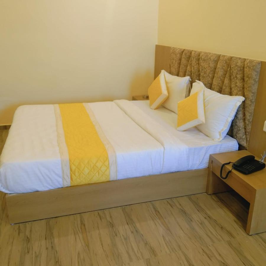 Hotel Fun Park Sanand Экстерьер фото