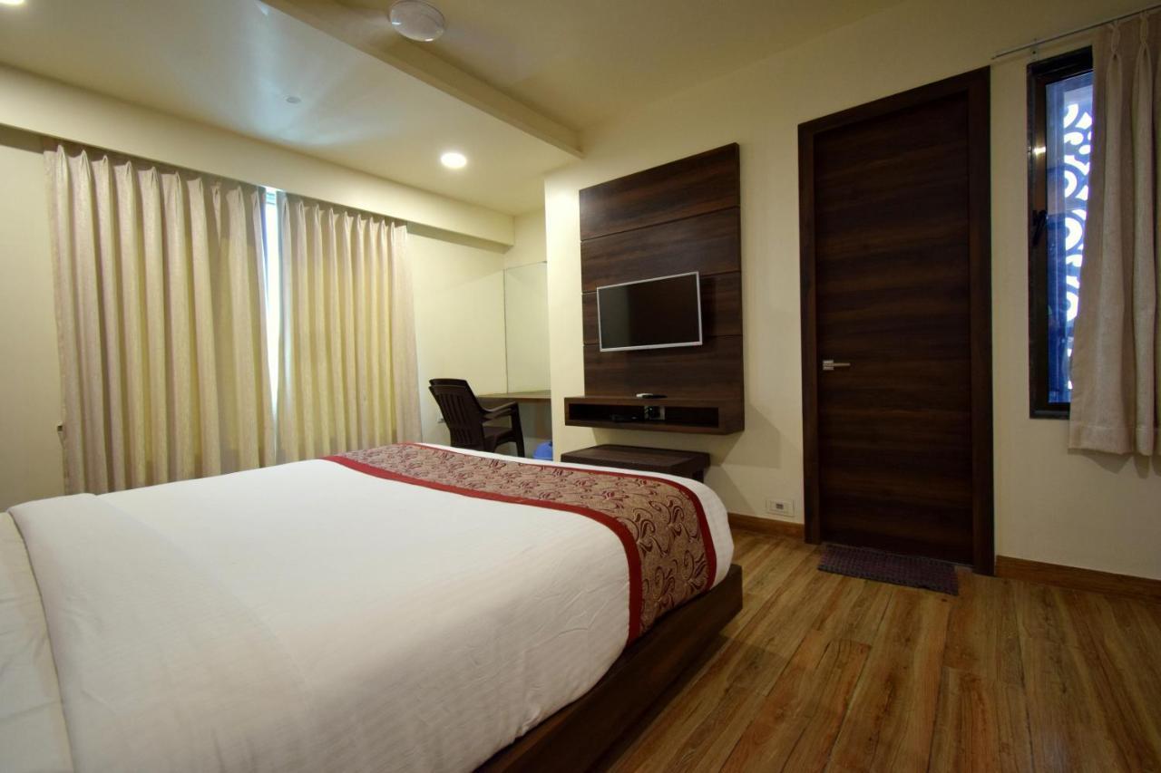 Hotel Fun Park Sanand Экстерьер фото