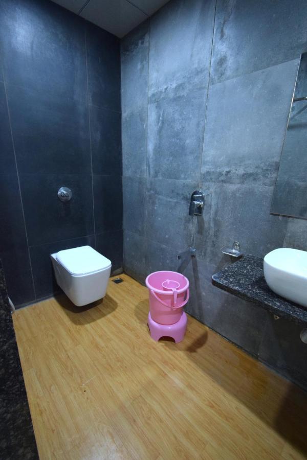 Hotel Fun Park Sanand Экстерьер фото